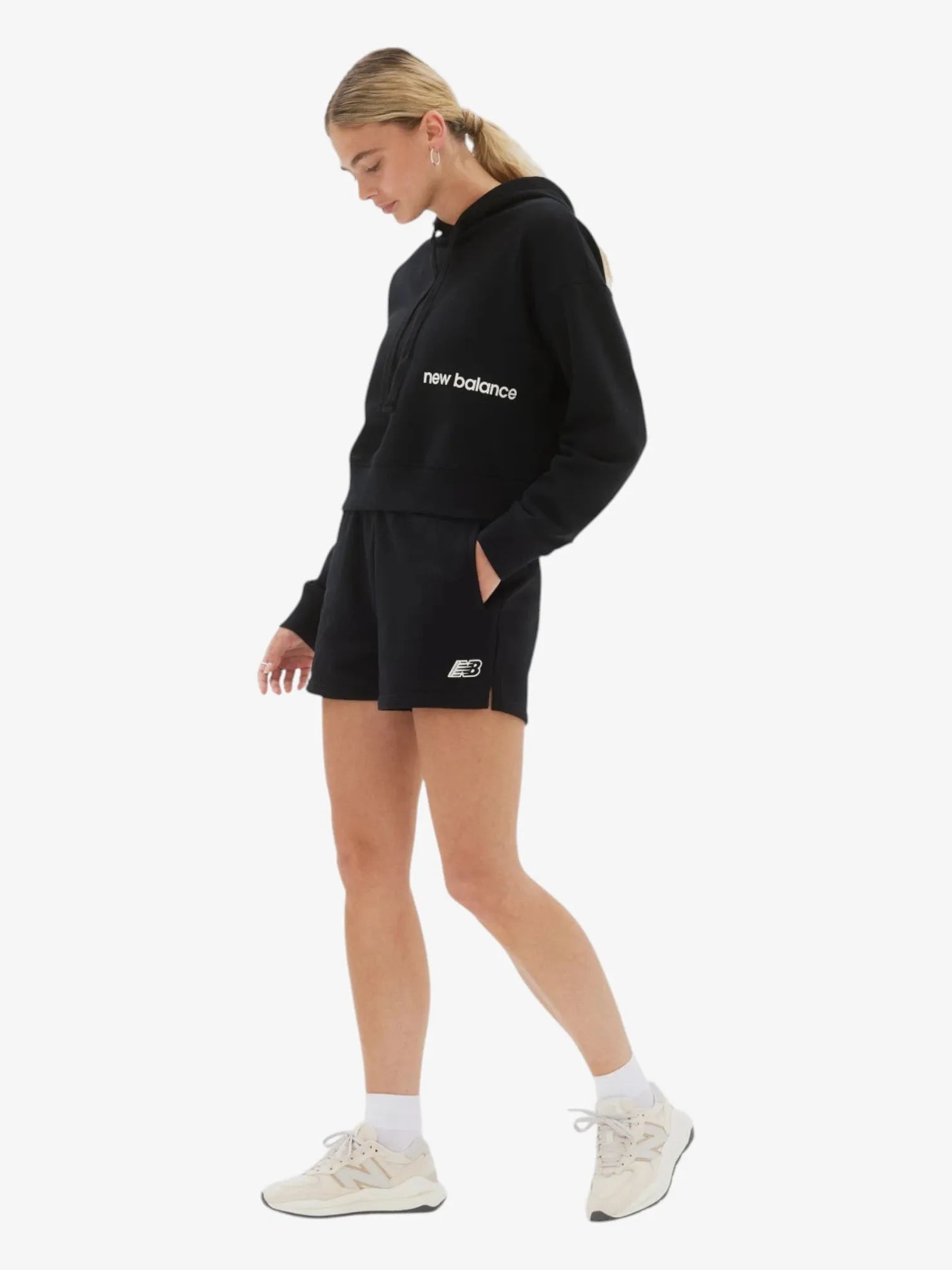 Buzo New Balance Essentials Hood Rustico Mujer Negro - Indy